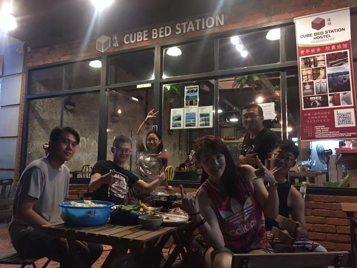 Cube Bed Station & Tours Sdn Bhd Hostel Semporna Bagian luar foto